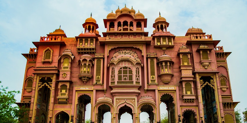 An image of City Palace in Jaipur showcasing its majestic architecture and beautiful views