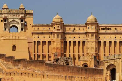 A view of the Amber fort, as mentioned in Rajasthan travel guide.