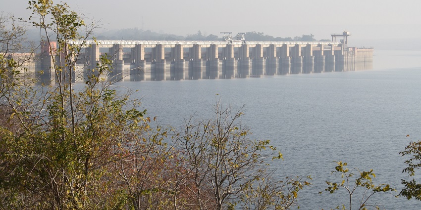 Image showing the Rana Pratap Sagar Dam over one of the artificial lakes in India, Rana Pratap Sagar Lake