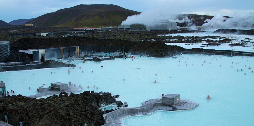An image showing Iceland's Blue Lagoon, near the best restaurants for Valentine’s Day in Iceland.