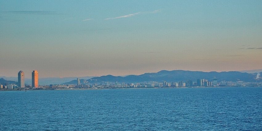 One of the best things to do in Barcelona in September is to visit the beach