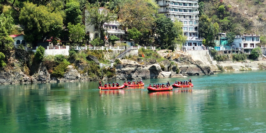 An image of Rishikesh-Lakshman Jhula, one of the places to visit in May in North India.