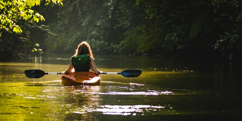 A dazzling river with opportunities for kayaking and exploring.