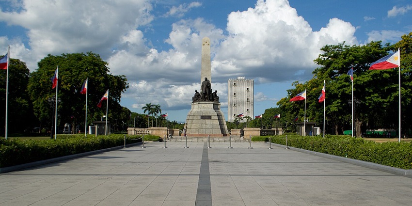 The Rizal Park is a national landmark with spots for relaxation with gardens, fountains, and historical markers.