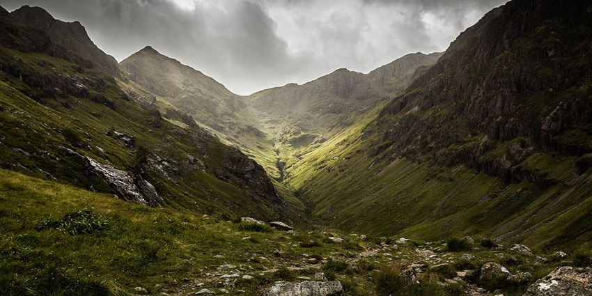 Cosy retreat amidst dramatic Highland landscapes and serene valleys, among the best places to celebrate Valentine’s Day in Scotland.