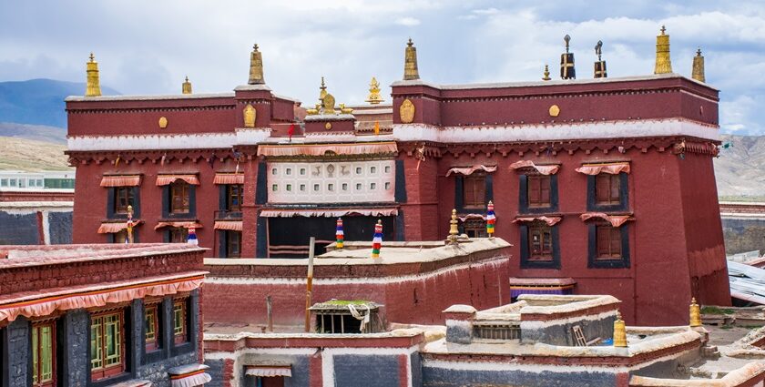 Feel peace and spirituality uniting at Sakya Monastery which is a famous tourist place.