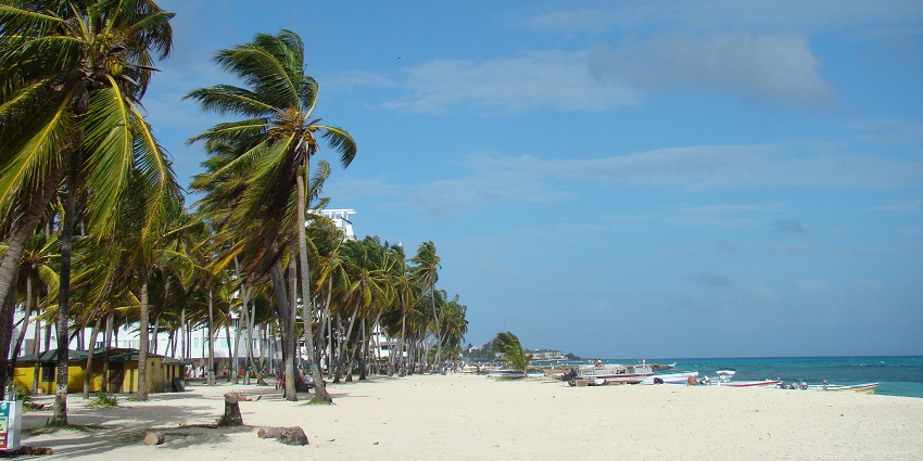 Celebrate Valentine’s Day in Colombia with romantic strolls on pristine beaches
