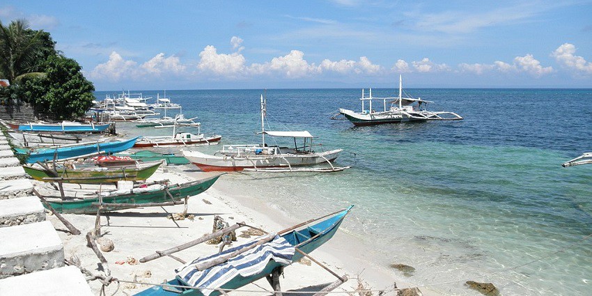 Santiago Bay is among the finest beaches near Cebu with turquoise waters and breathtaking coastal scenery.