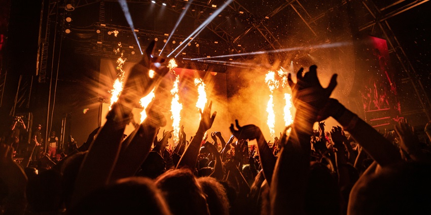 Experience the vibrant Albania nightlife in Saranda with seaside bars and music lights.