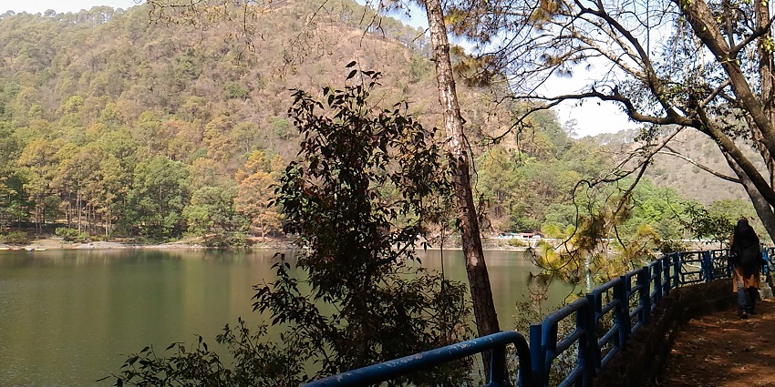 Beautiful image of the beautiful Sattal surrounded by lake and lush forest