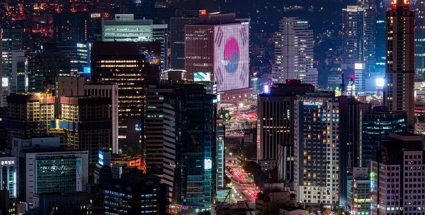 Seoul nightlife offers clubs, lounges, night cruises, and street food.