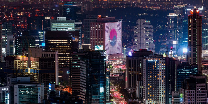 South Korean nightlife at the vibrant capital blending modern skyscrapers, palaces, and cultural heritage.