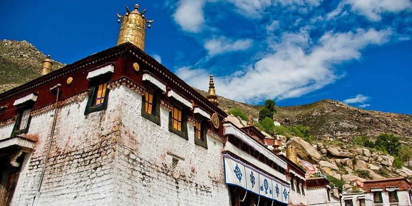 The front view of Sera monastery is decorated with beautiful flowers.