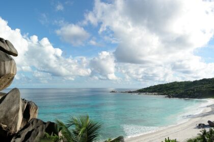 Image of Mahé Island, the largest Seychelle islands boasting nature and stunning beaches.