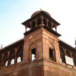 Shia mosques in India showcase rich history, spiritual devotion, and architectural beauty