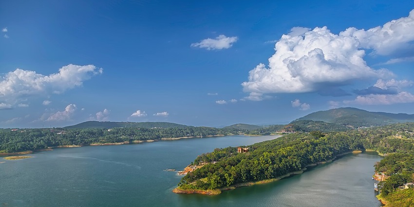 An image of Umiam Lake (locally known as Dam sait) north of Shillong in Meghalaya, India.