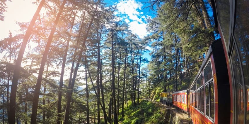 Image of the cityscape of Shimla, among the most romantic places to visit in India for couples.