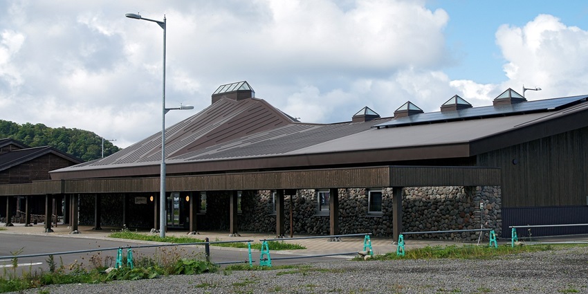 Information hub showcasing Shiretoko’s unique ecosystems and wildlife.