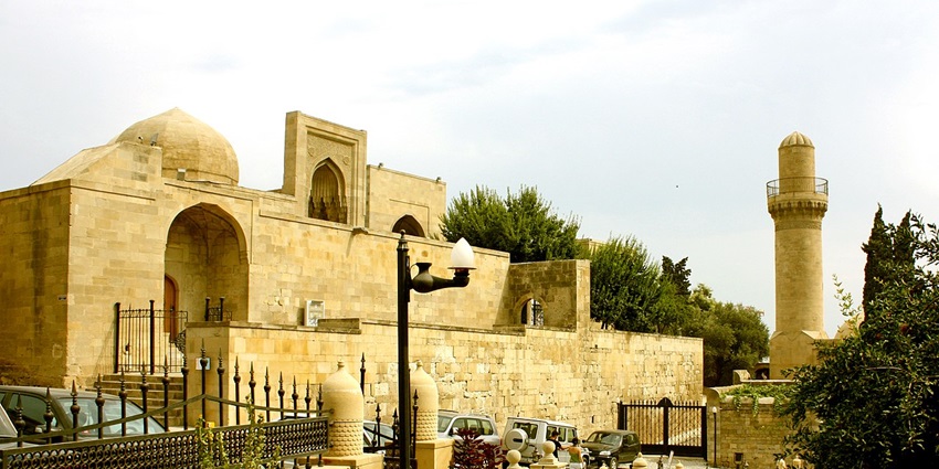Step into Shirvanshah’s Palace's stunning, 15th-century architectural grandeur.