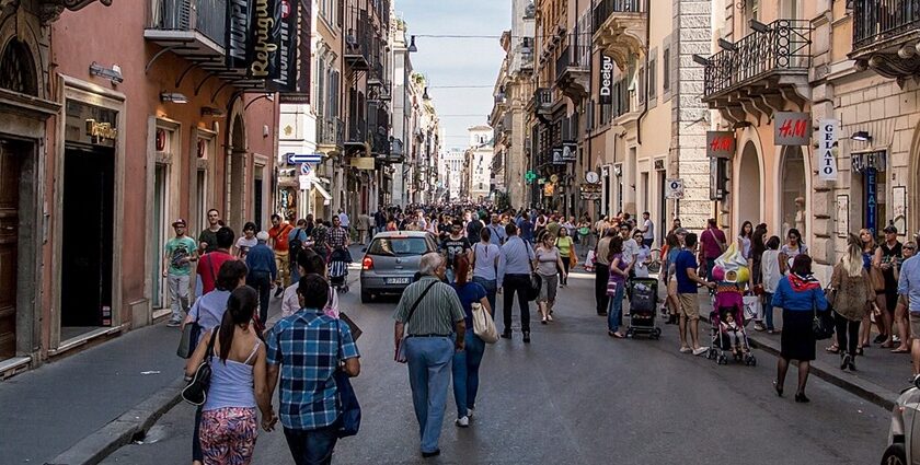 An amazing experience of shipping in Rome on the bustling streets