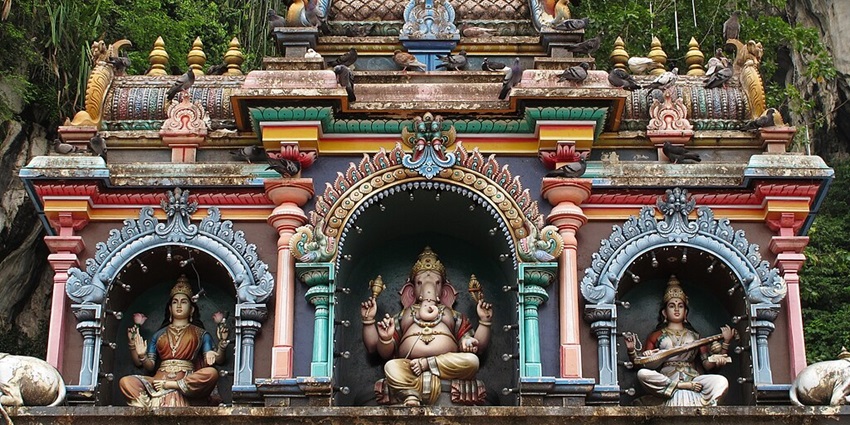 Shri Nathji Mandir is one of the prominent temples in the UK, offering a serene space for devotion
