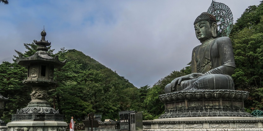 Ancient Buddhist temple with stunning surroundings near Seoraksan Mountain.