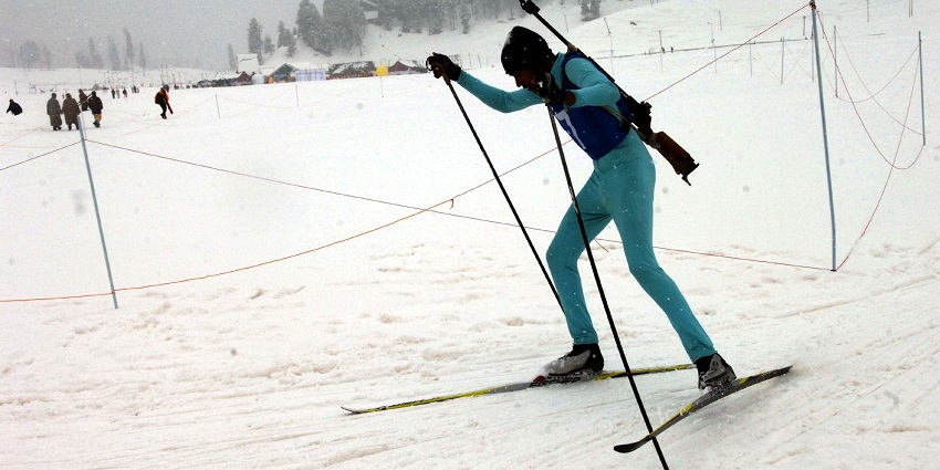 Glide on snowy slopes in the winter paradise of Kashmir.