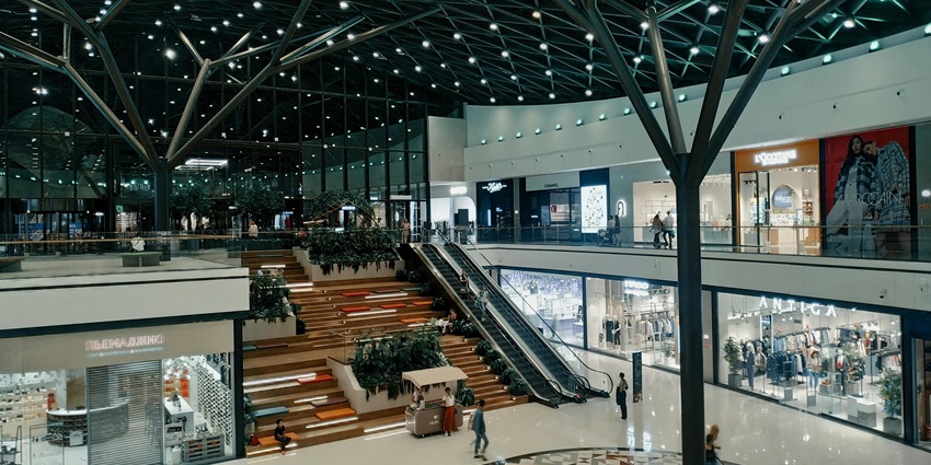 An Image of a shopping mall that looks similar to the Royal Exchange Mall, a shopping mall in London England.