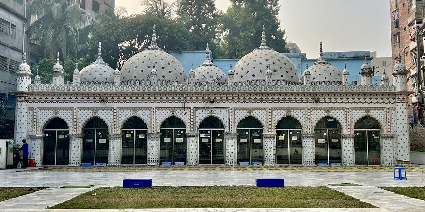 Star Mosque is highly recommended to visit for a spiritual experience.