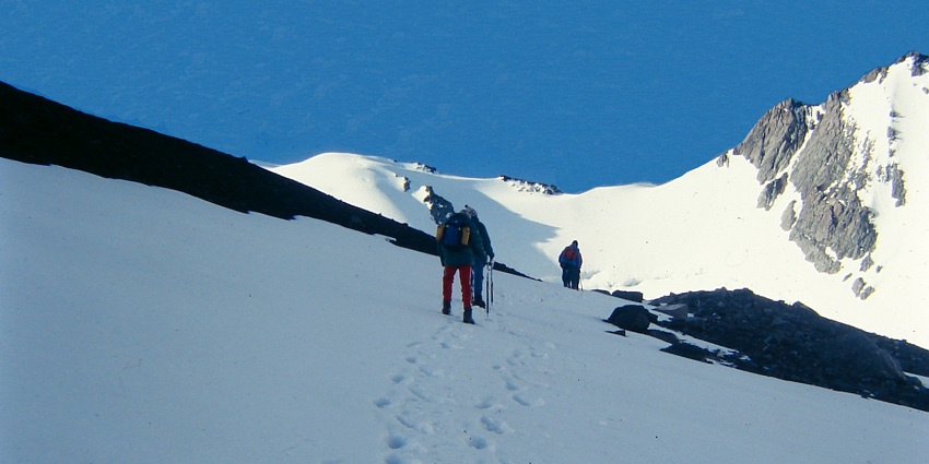 Trekking in the snow to the summit of Stok-Kangri, a perfect spot for trekking in Leh