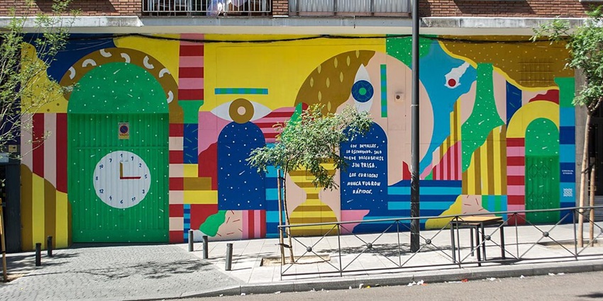 Treat your eyes by witnessing the amazing street arts, the best thing to do in Madrid