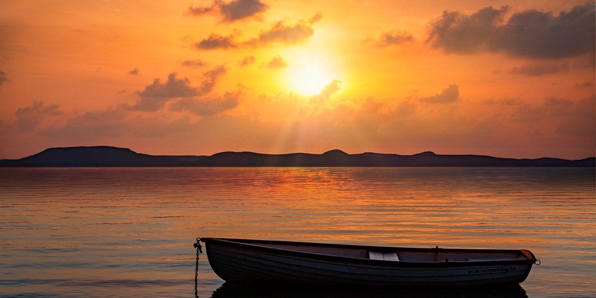 A stunning view of Sunset View Point Beach showcasing sunset colours in Kanyakumari