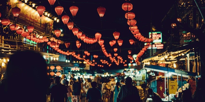 Experience nightlife at the local market offering fresh seafood, dried fish, and snacks.
