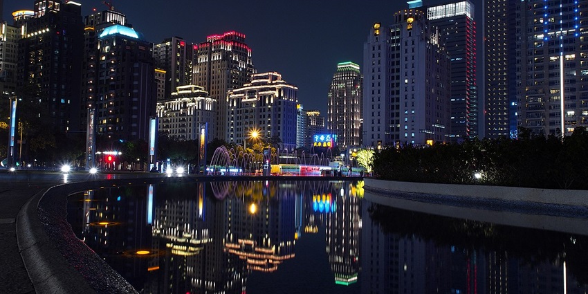 Taiwan nightlife comes alive in Taichung with night markets, live music venues, and cultural attractions