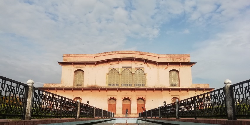 A guided tour of this museum is amazing for history buffs.