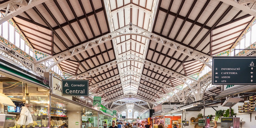 Exploring a variety of stalls in the market is one of the amazing things to do in Valencia.
