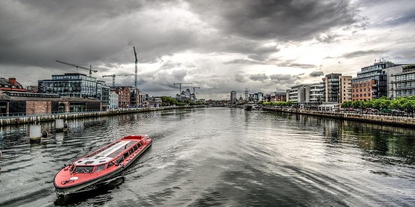 An image of a cruise on the River Liffey, a memorable Valentine's Day celebration in Dublin.