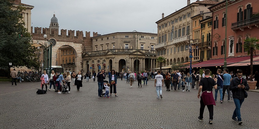Half-day city tour is one of the Top 10 things to do on Valentine’s Day in Portugal