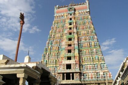 Towering gopuram of Srivilliputhur Andal Temple, as mentioned in the Tamil Nadu travel guide.