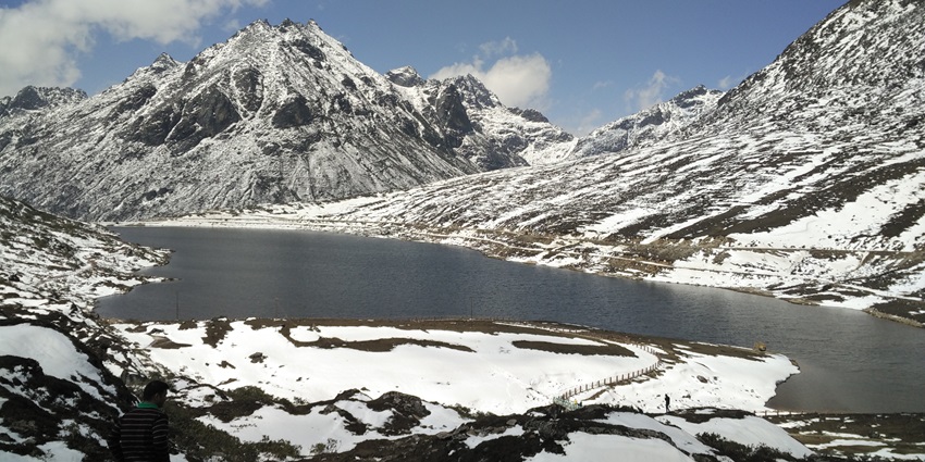 An image of Sela Lake, which is adorned by snow even in summer, is located in Tawang, Arunachal Pradesh.