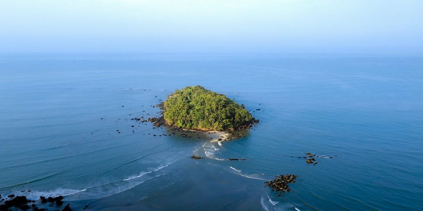 A view of Thalassery Pier, a historic site among offbeat places in South India.