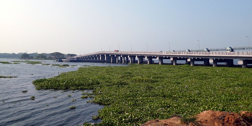 Thanneermukkom Bund in Kerala, a scenic barrier separating the Vembanad Lake's waters