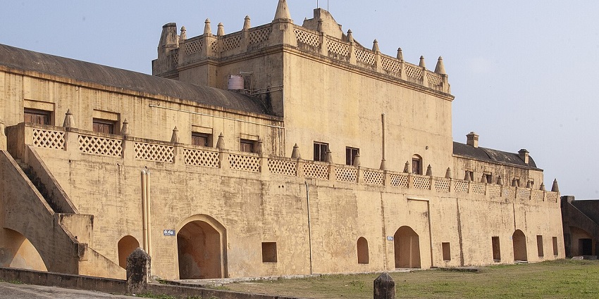 Fort Dansborg in Tharangambadi, a historic site among offbeat places in South India.