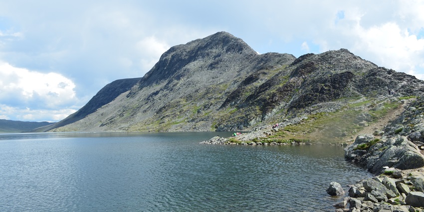 An image showing the Besseggen Ridge, showcasing one of the most popular treks in Norway