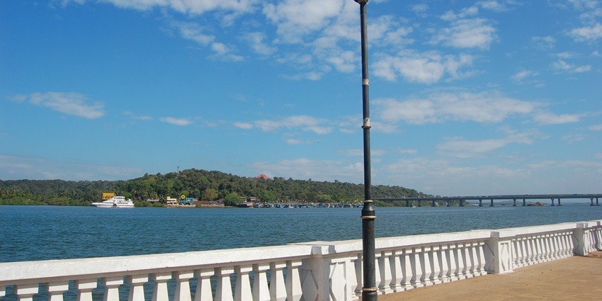 Mandovi Riverfront, a place to visit in Panjim at night, offers peace