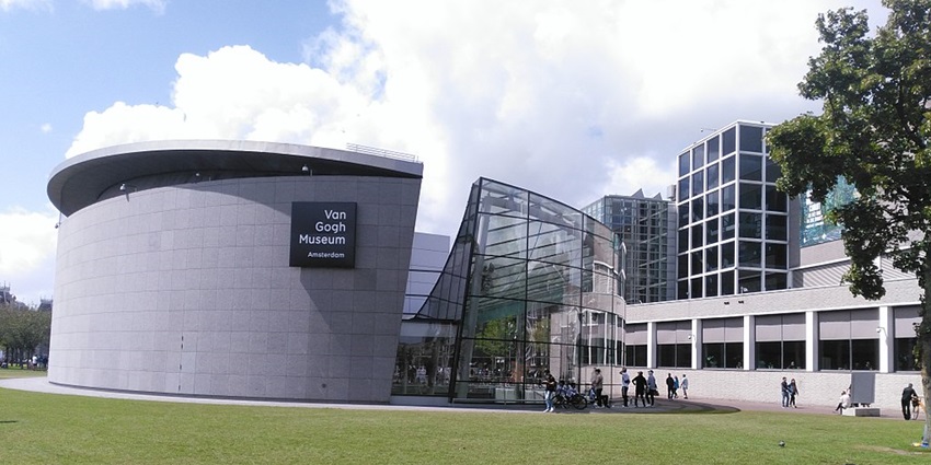 Art museum showcasing Van Gogh's masterpieces and life