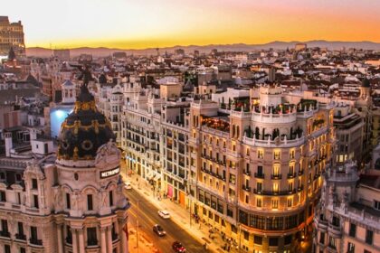 From iconic landmarks to vibrant streets, there are endless adventurous things to do in Barcelona.