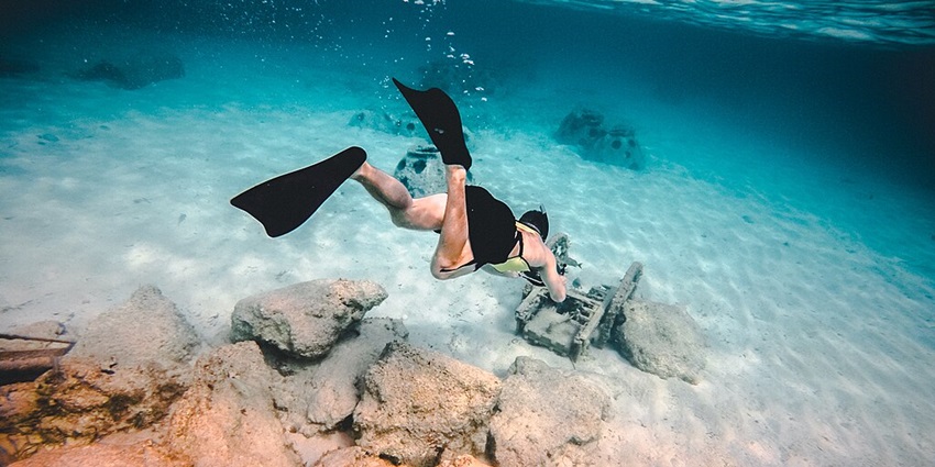 Bahamas snorkelling offers spectacular, marine life, and crystal-clear waters near Staniel Cay.