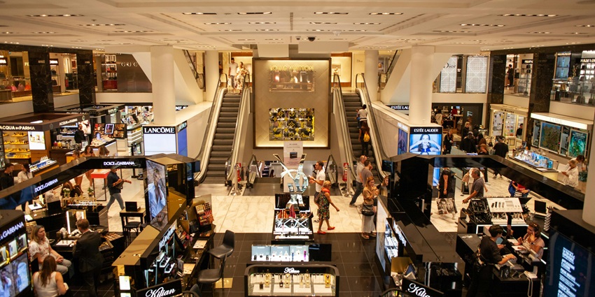 Modern shopping complex featuring global brands and entertainment options