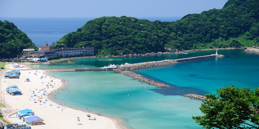 Tokimeki is among the best beaches in Osaka, known for its relaxing coastal charm.